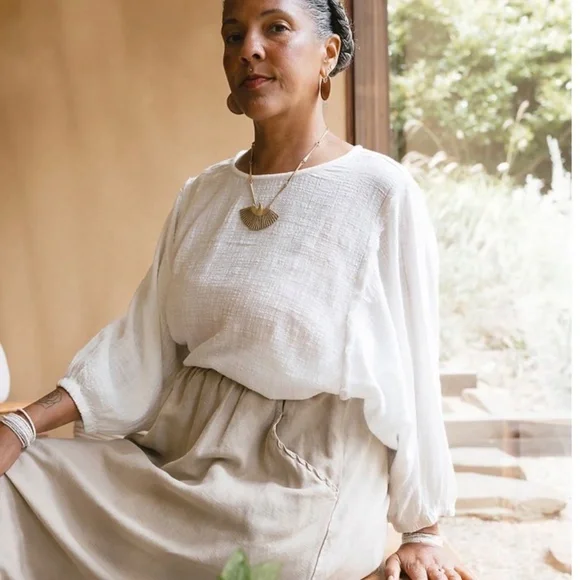 Curator SF Tamu Top - Picture 5 of 6